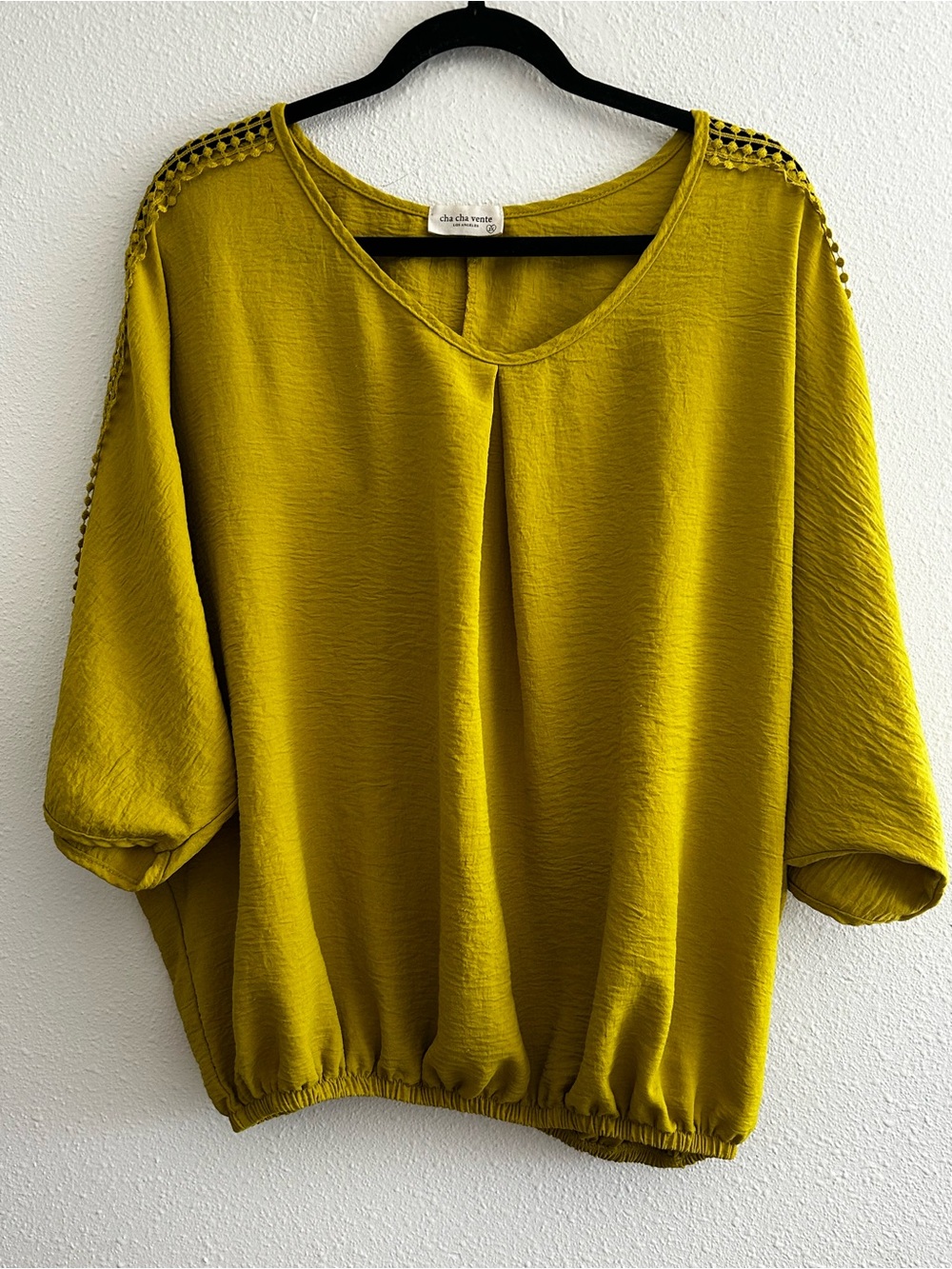 cha cha vente Chartreuse Textured V-Neck Puff Sleeve Top